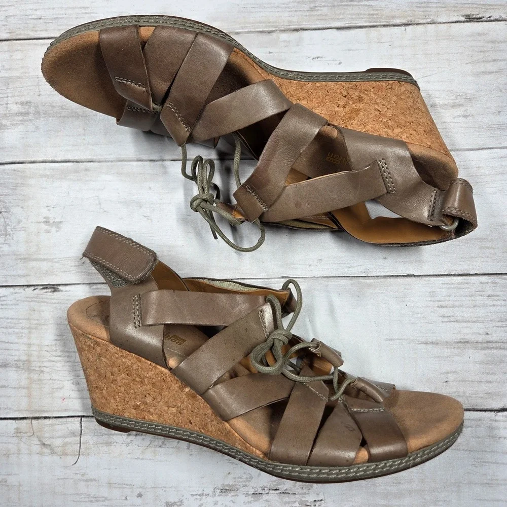 Clarks Collection Wedge Sandals Womens 8.5M Taupe Leather Strappy Cork‎ Heel